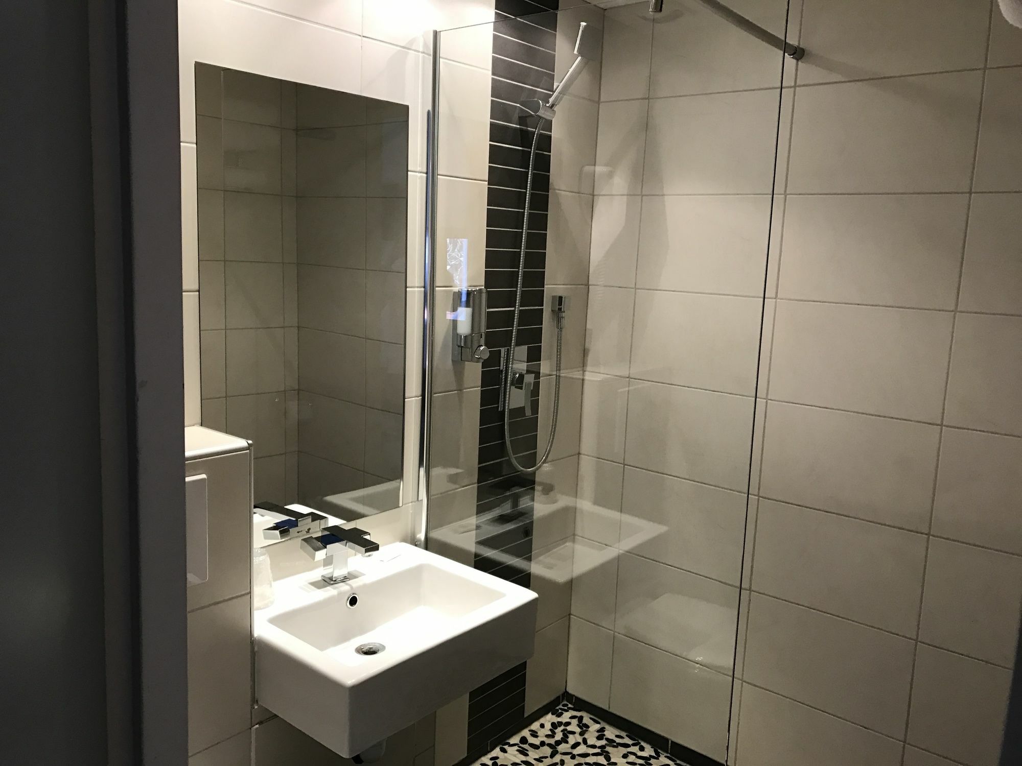 Halt Hotel Montpellier Eksteriør bilde